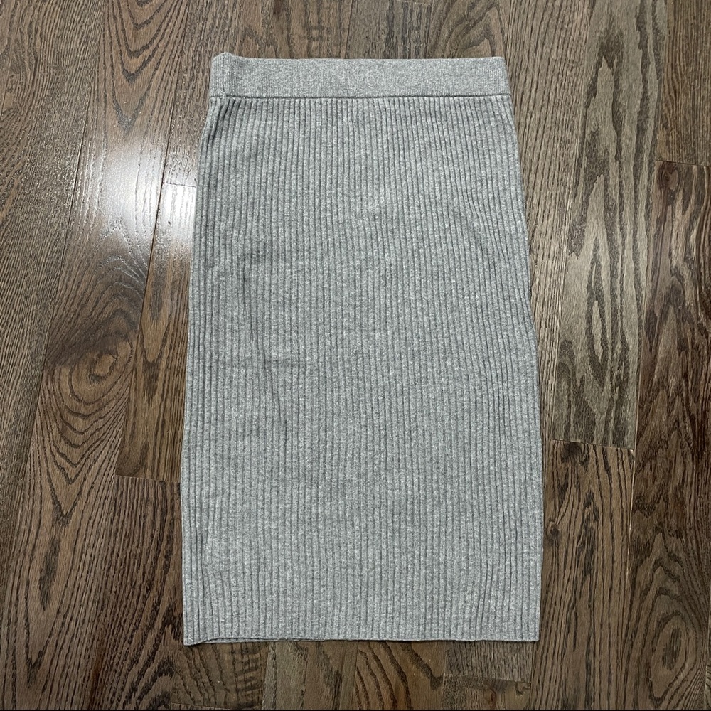 Gap high waisted sweater midi skirt in grey color